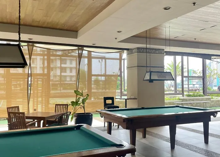 Apartment Luxury Bauhaus Inspired Near Makati *